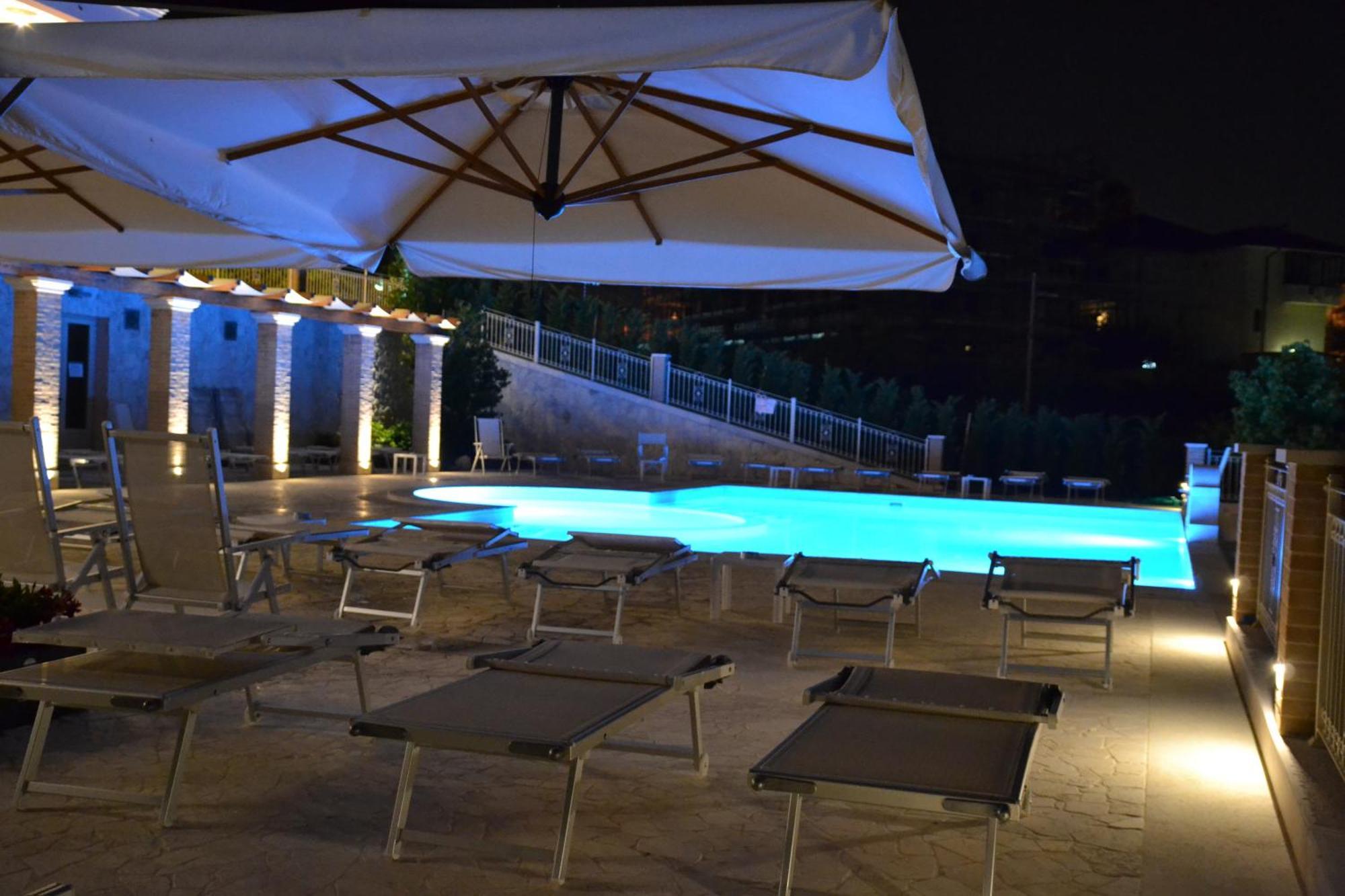 Incantea Resort Tortoreto Luaran gambar